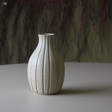 Vases, Large assorted